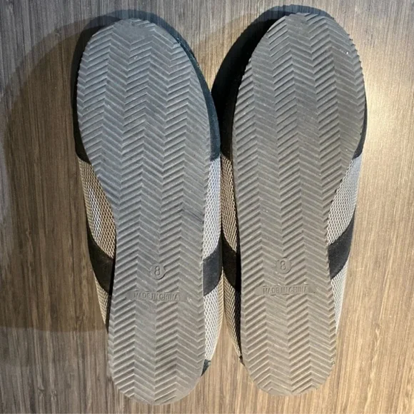 Old Navy Black and Light Gray Women's Sneakers - Picture 7 of 9